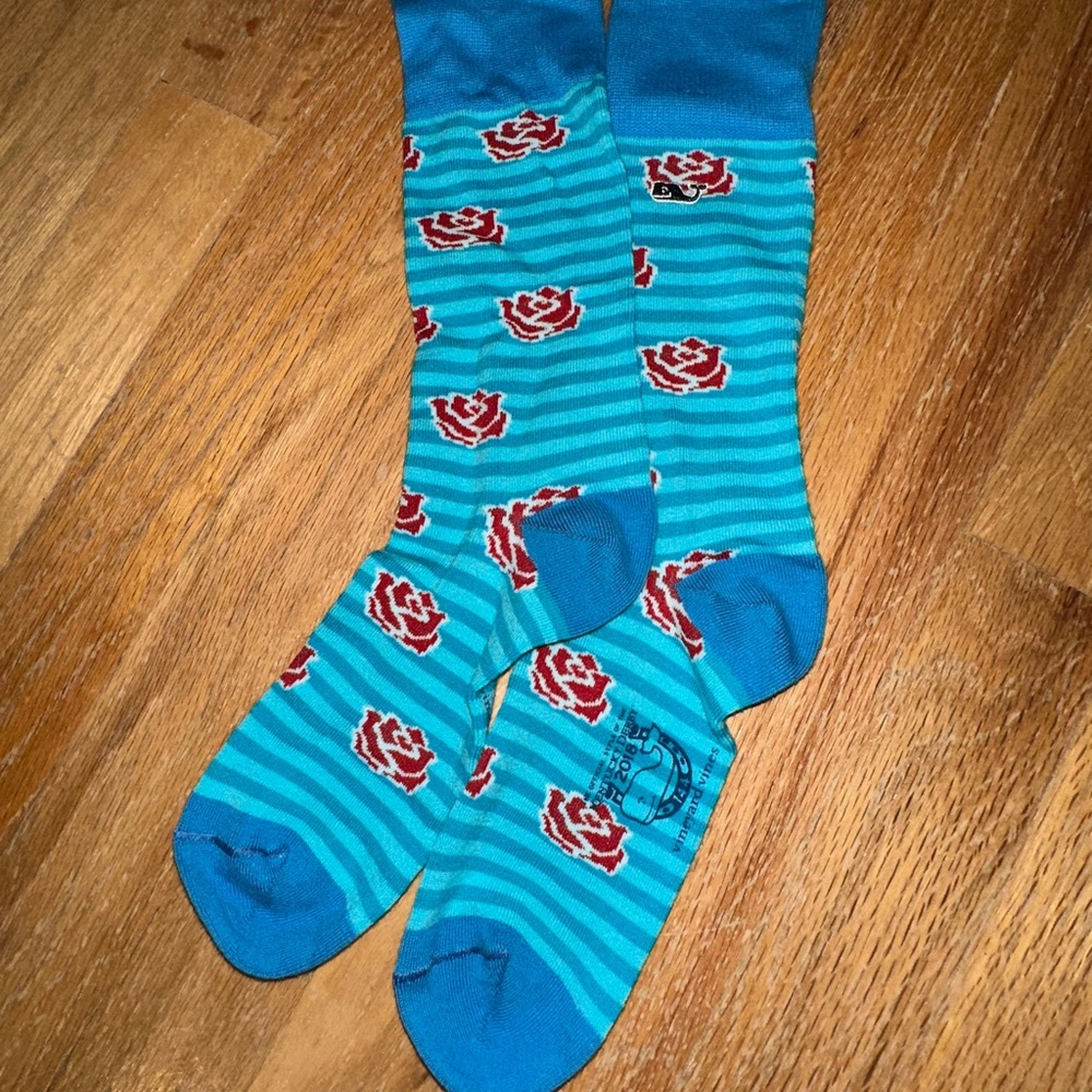 Vineyard Vines Blue and Red Casual Socks